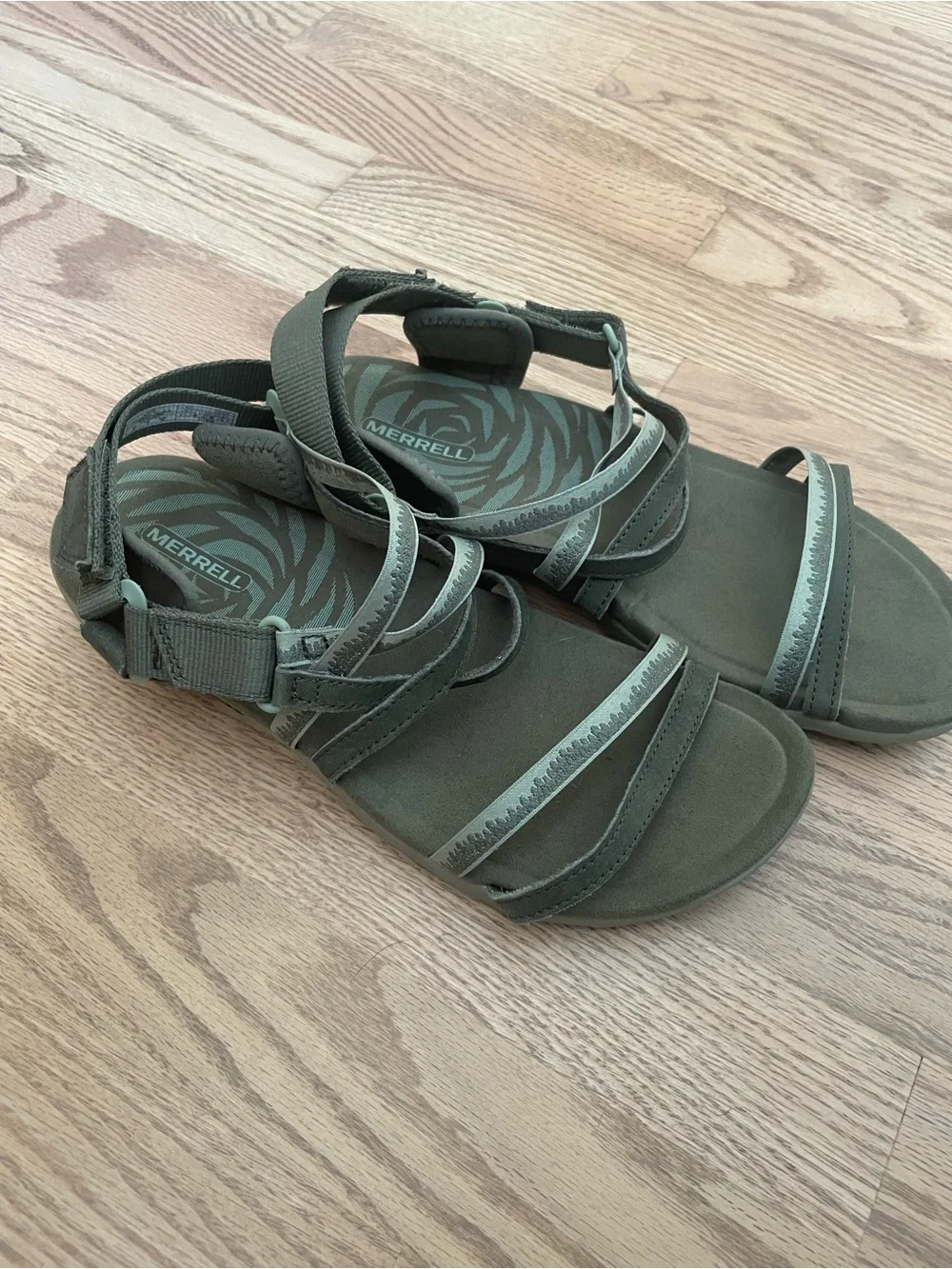 Women's Merrell Terran 3 Hiking sandals with adjustable straps Sz 9